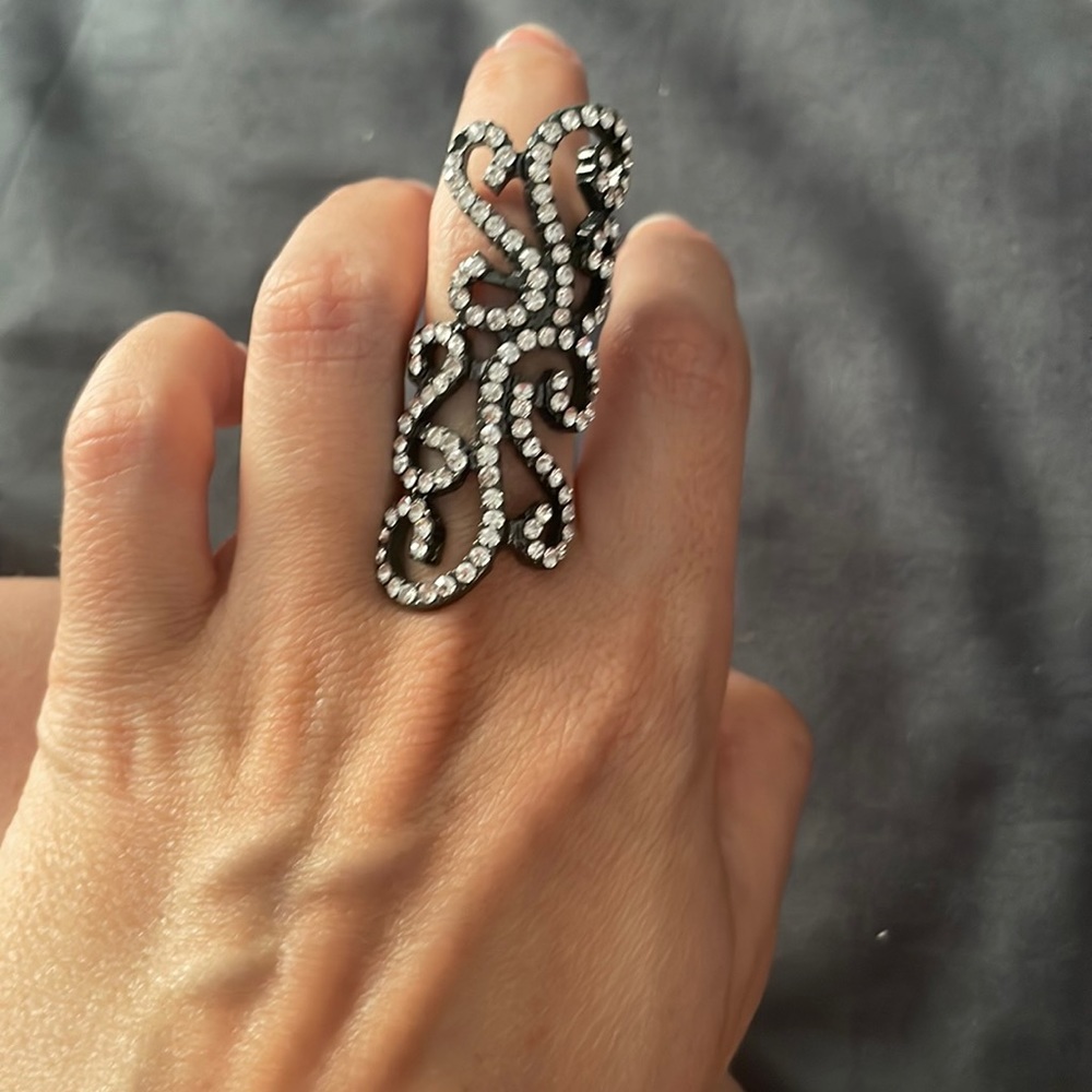 Black Floral Ring